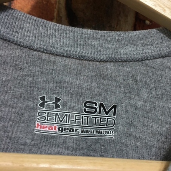 Under Armour Division Champs semi-fitted HeatGear graphic tee size small - Picture 4 of 6